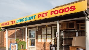 Discount store pet shop